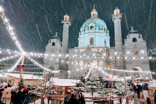 Weihnachtsmarkt Karlsplatz